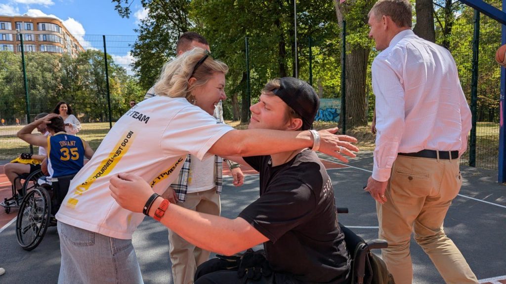 Візит делегації Invictus Foundation: зустріч із баскетболістами