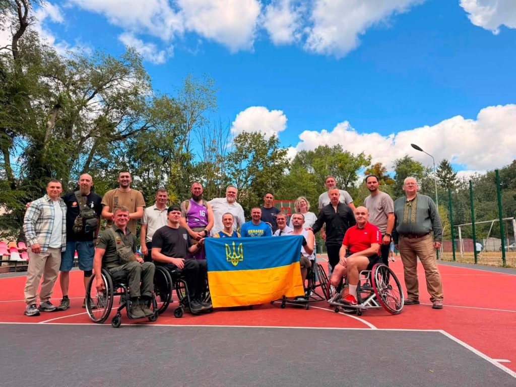 Візит делегації Invictus Foundation: зустріч із баскетболістами