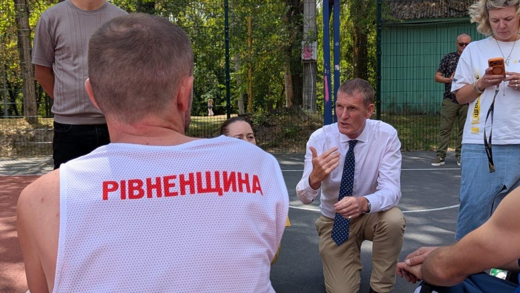 Візит делегації Invictus Foundation: зустріч із баскетболістами